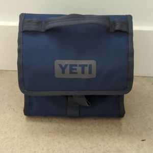 Yeti Day trip lunchbox